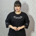 تیشرت باکسی زنانه آراتین مشکی مدل پاپیون (عمده)